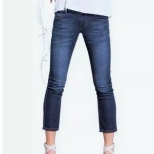 cabi Women's size 6 New Crop Straight Leg Blue Denim Jeans